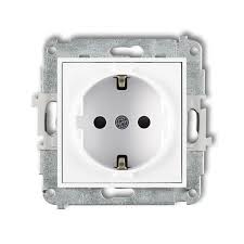 stopcontact-met-randaarde-kindveilig-matt-white
